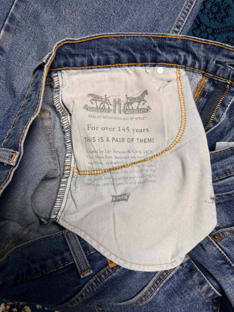 Levi's Blue 505 Regular Straight Fit - 38