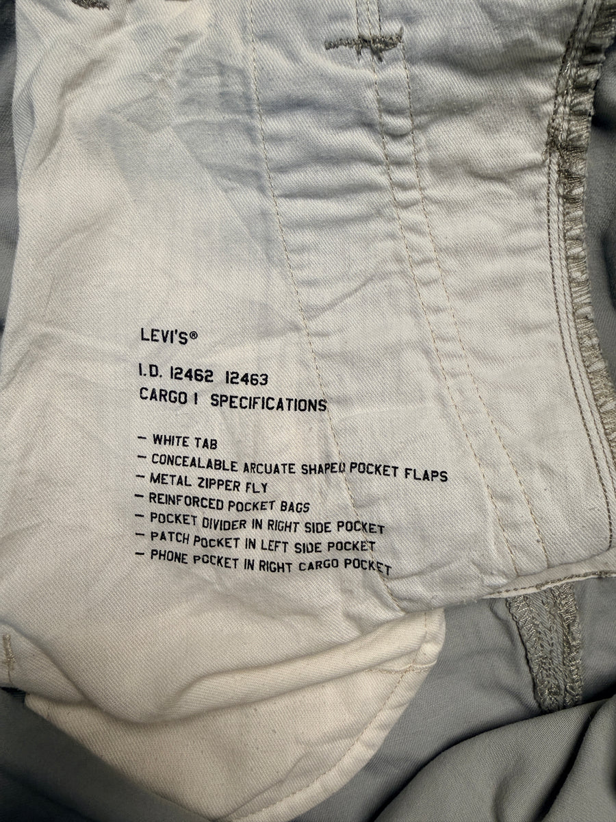 Levi's Greyish Beige Cargo Shorts - 42