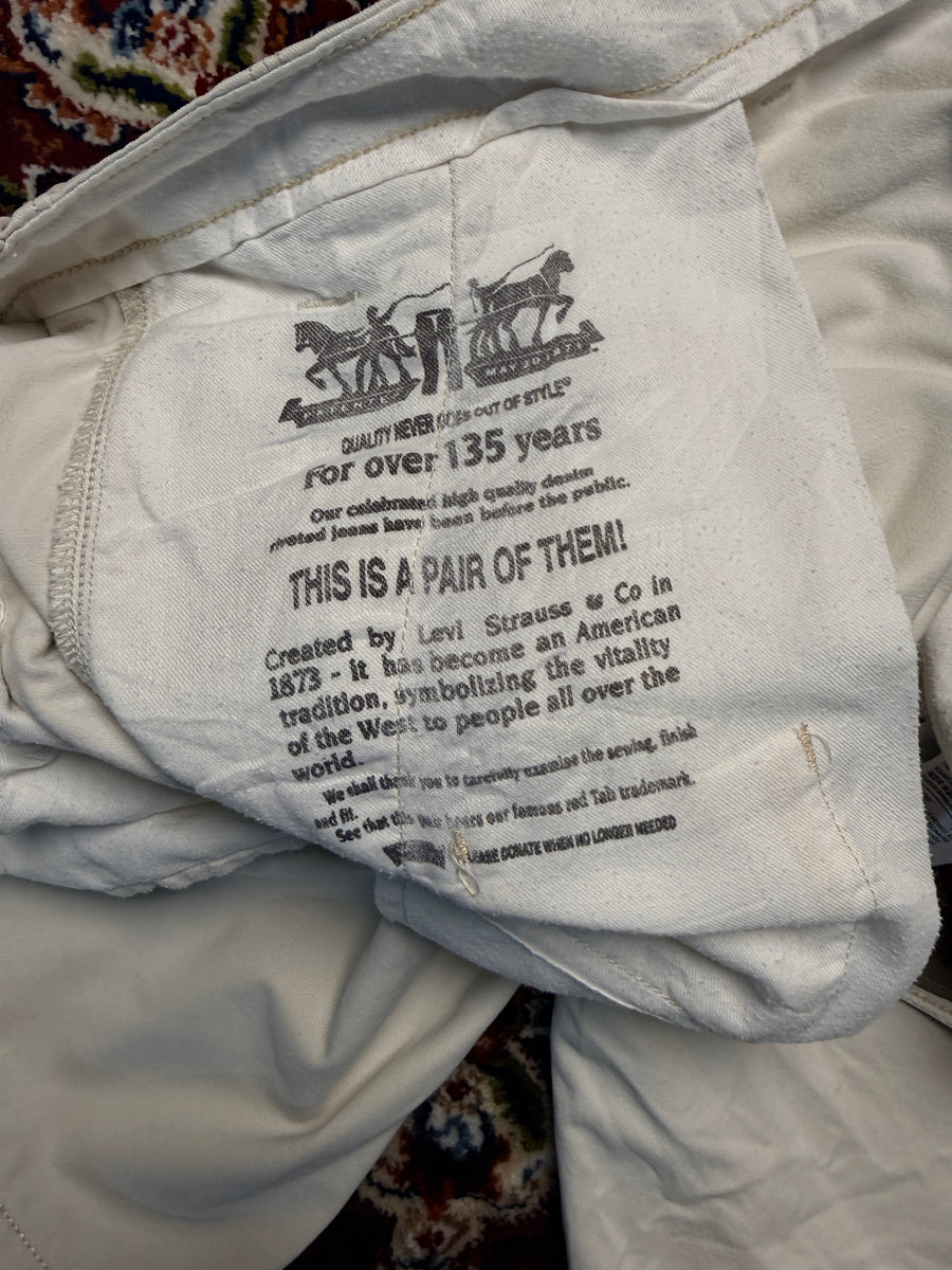 Levi's Off White Cargo Shorts - 42