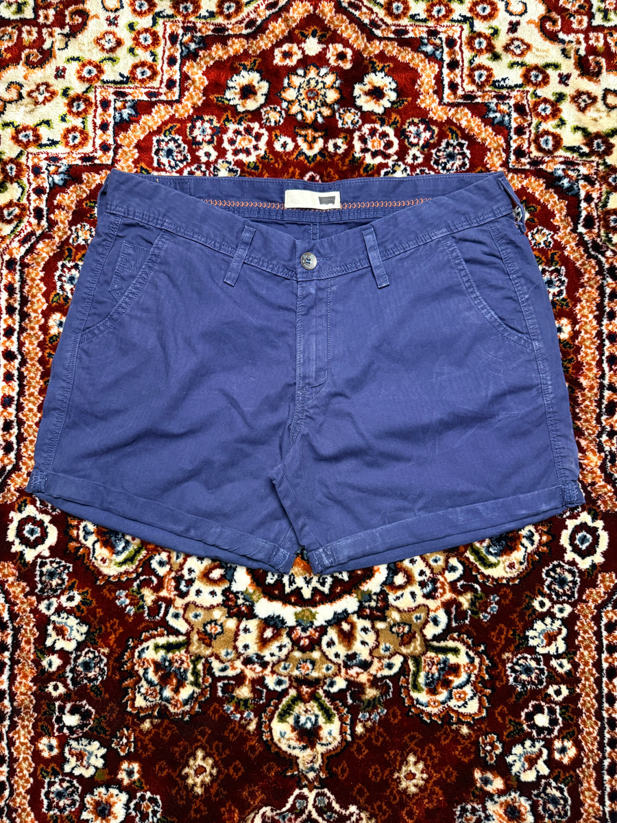 Levi's Navy Blue Cotton Shorts Cuffed - 29