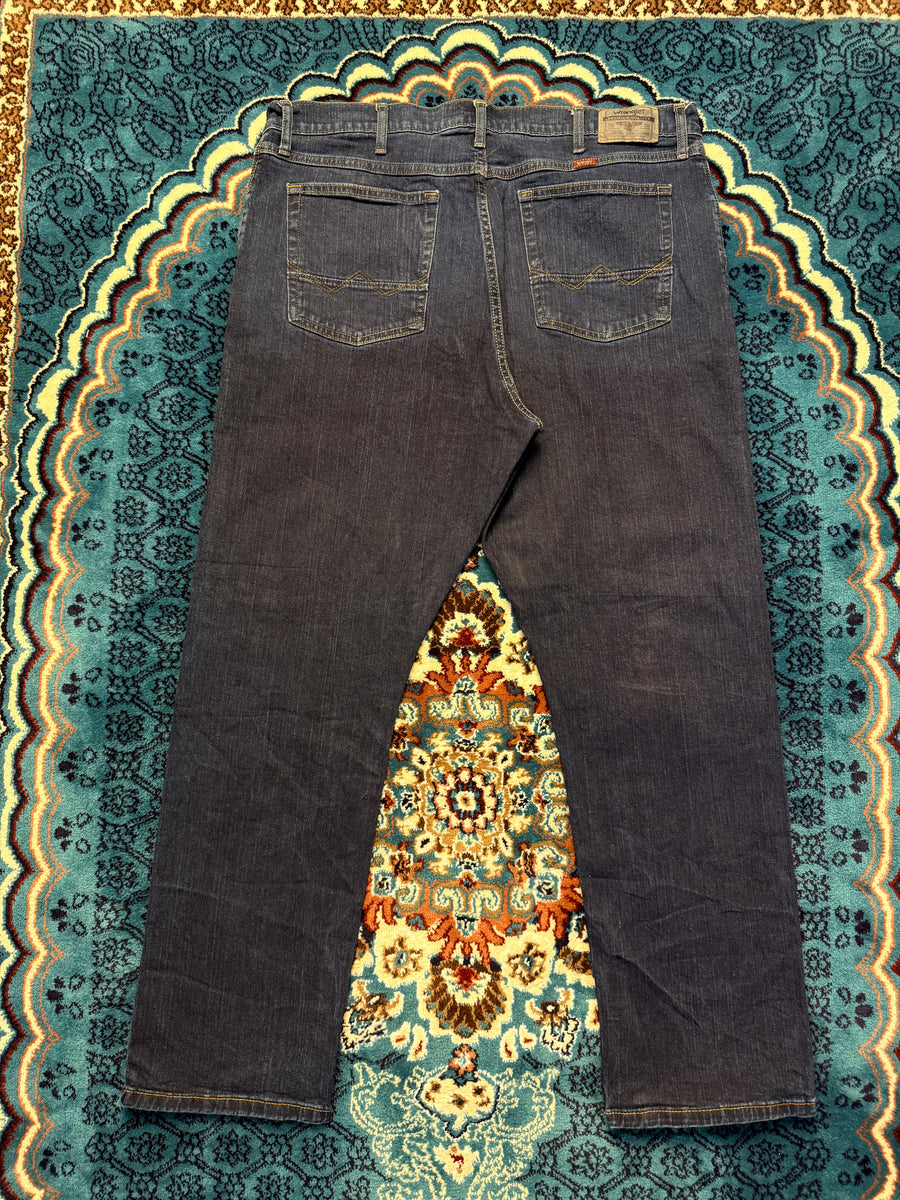 Wrangler Blue Straight Fit Jeans - 40