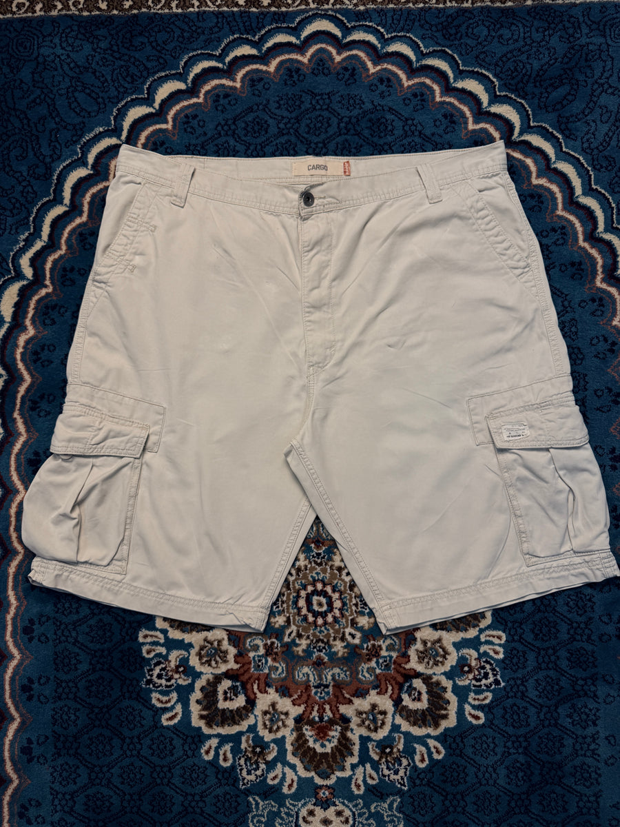 Levi's Cream Cotton Cargo Shorts - 42