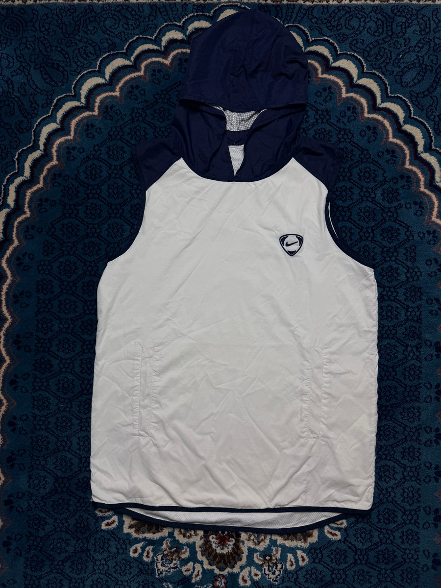 Nike White Sleeveless Training Hoodie - M
