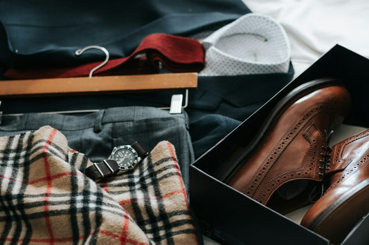 Vintage streetwear outfit styled for Karachi weather using a Ralph Lauren polo and Levi’s jeans