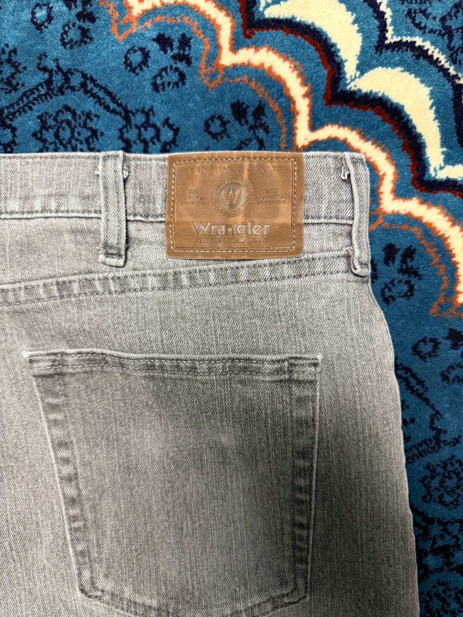 Wrangler Grey Relaxed Fit Jeans - 40