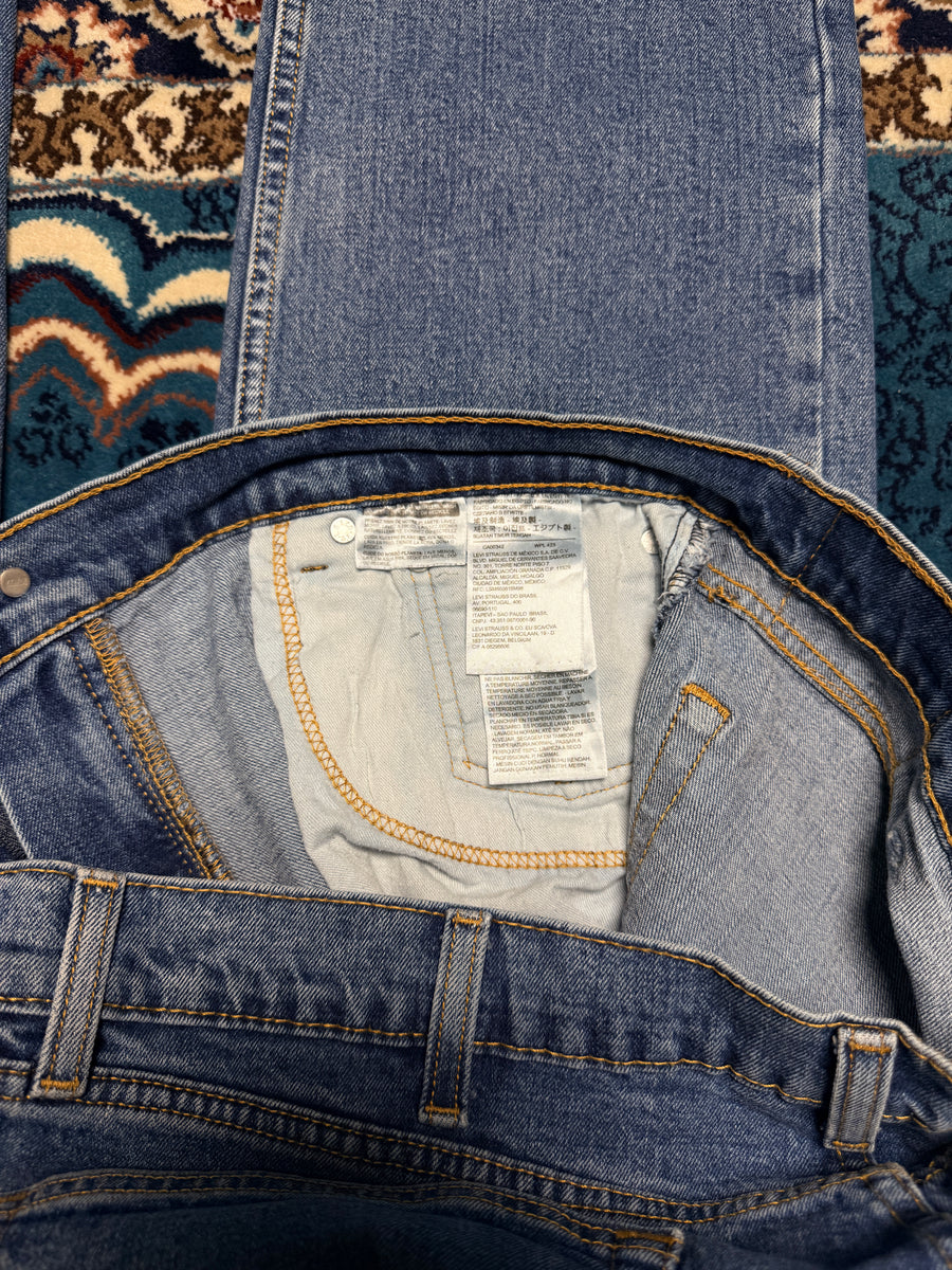 Levi's Blue 505 Regular Straight Fit - 38