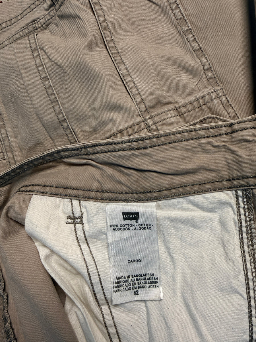 Levi's Beige Cargo Shorts - 42