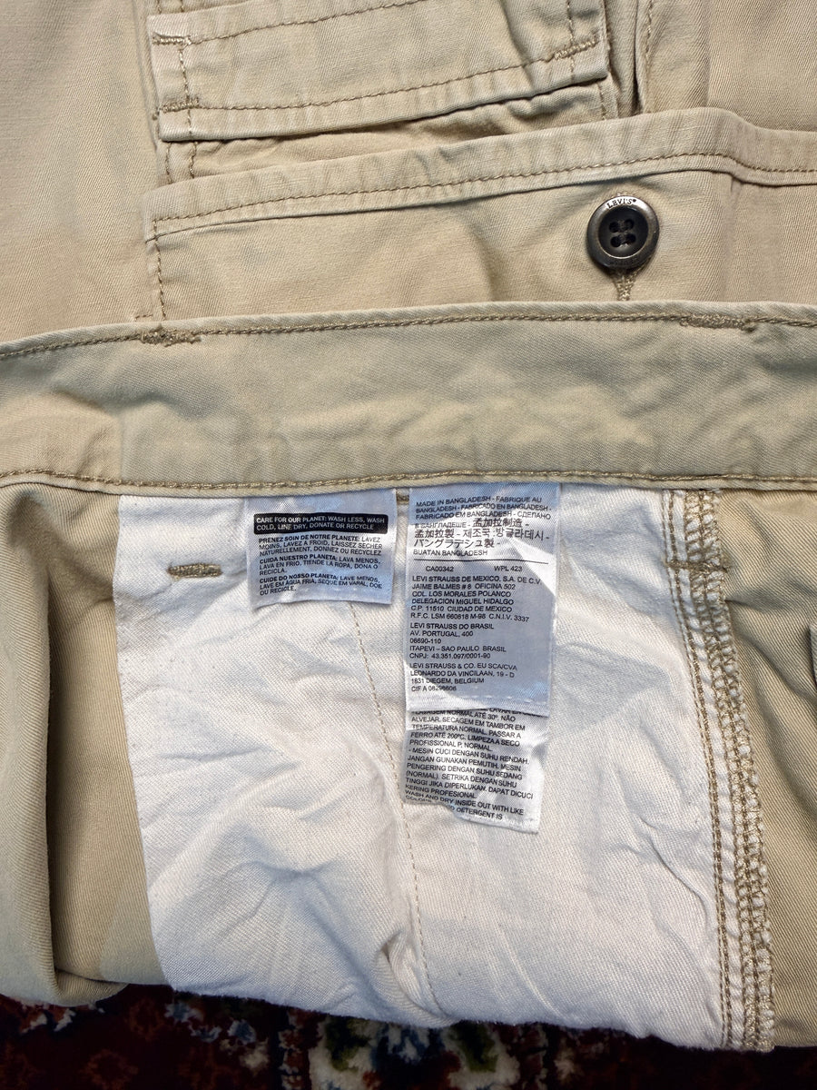 Levi's Strauss Beige Cargo Shorts - 38