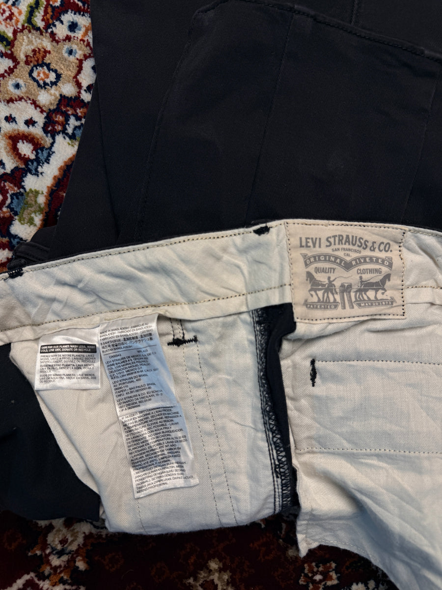 Levi's Black Cargo Shorts - 44