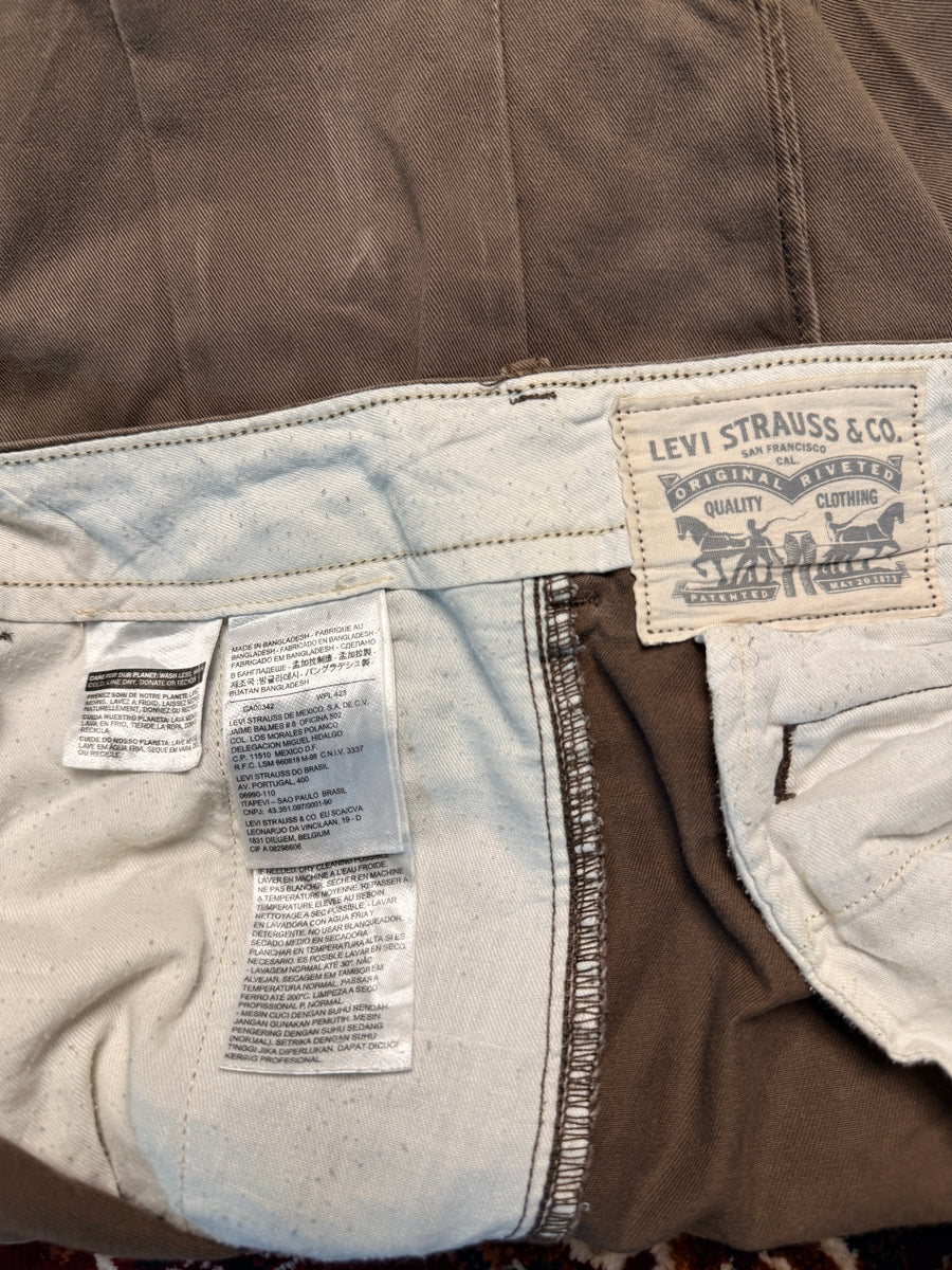 Levi's Brown Cargo Shorts - 40