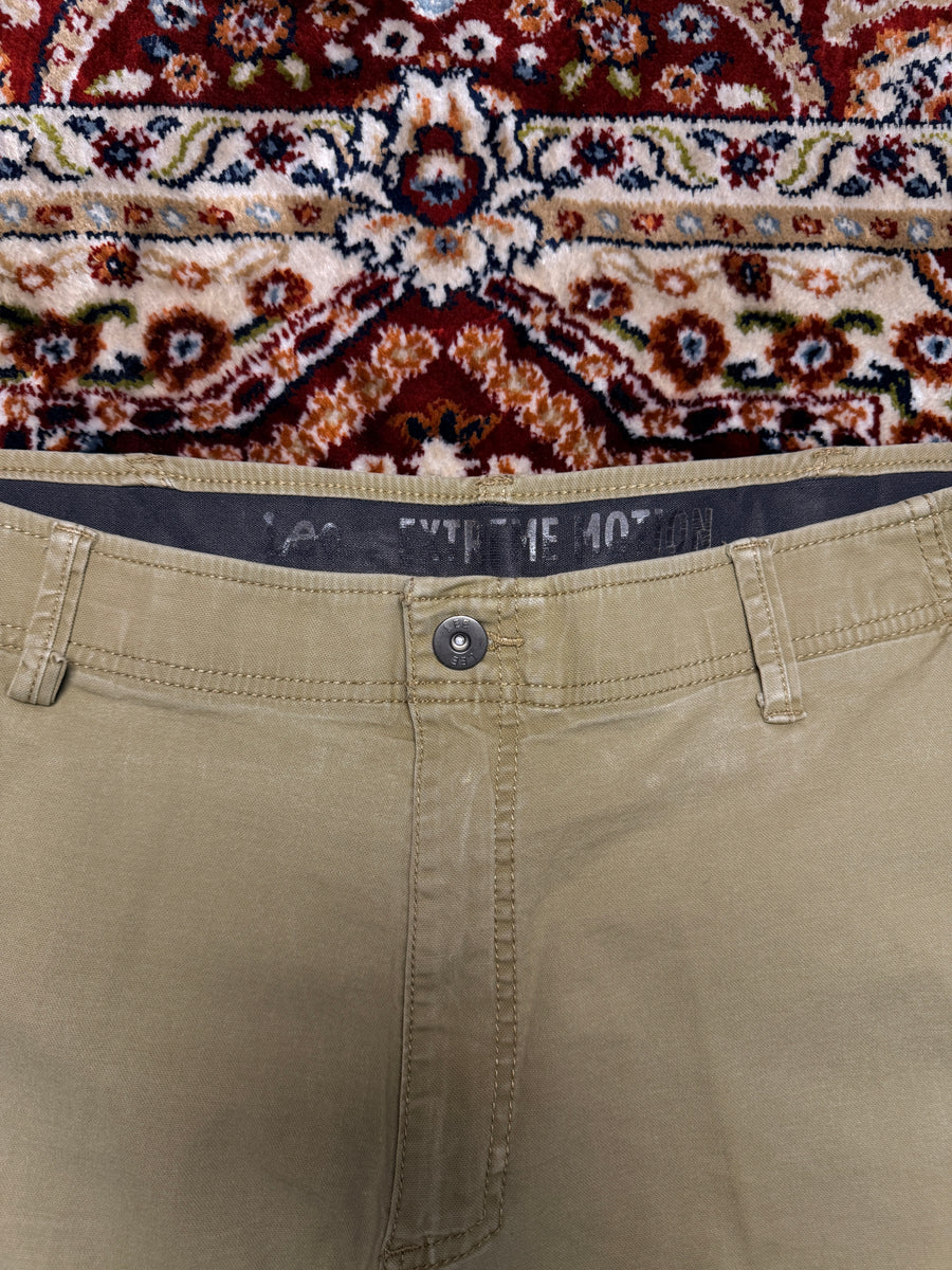 Lee Extreme Motion Khaki Cargo Shorts - 38