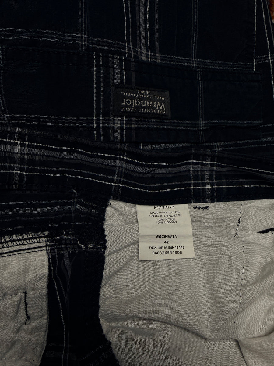 Wrangler Black Chequered Cotton Cargo Shorts - 42