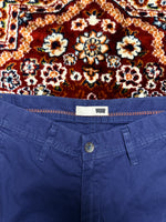 Levi's Navy Blue Cotton Shorts Cuffed - 29
