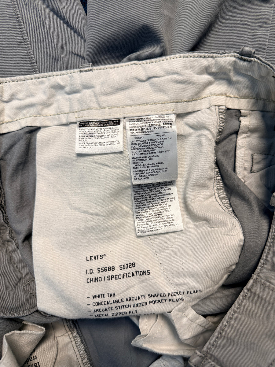 Levi's Light Grey Cotton Pants - 32