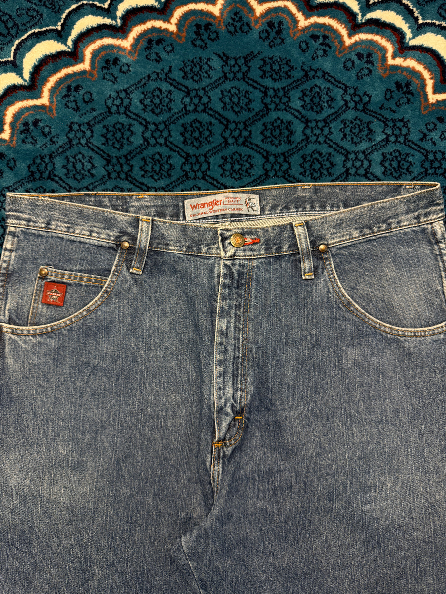 Wrangler Blue Straight Fit Jeans - 38