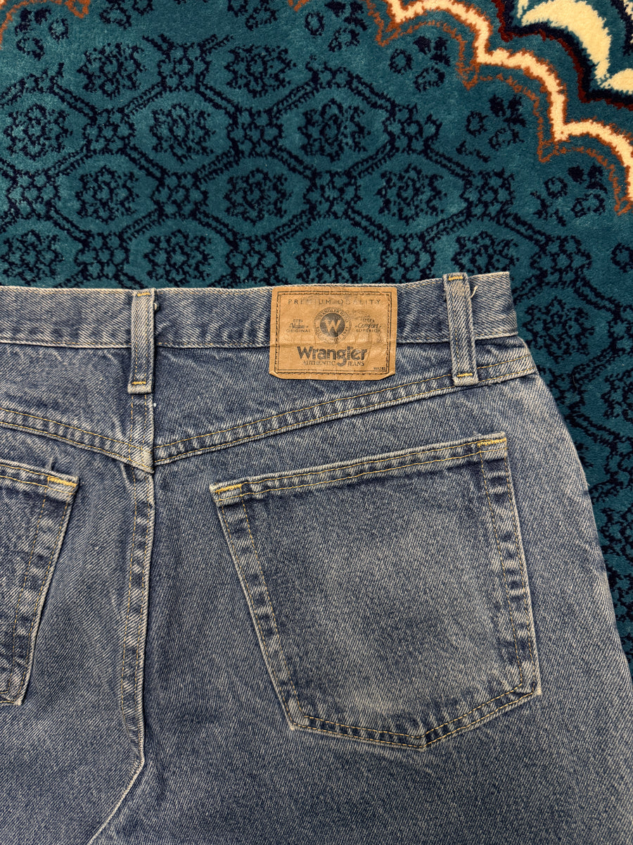 Wrangler Blue Straight Fit Jeans - 32